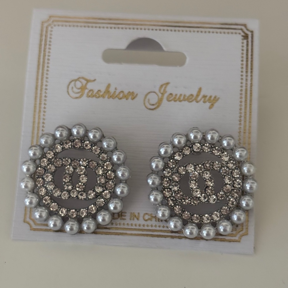 Silver Pearl and Crystal studded fashion earrings